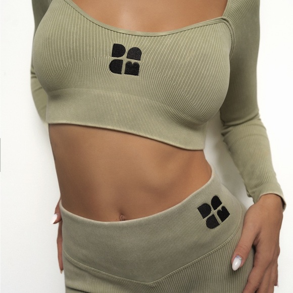 DNCM Athleisure set - Picture 1 of 5